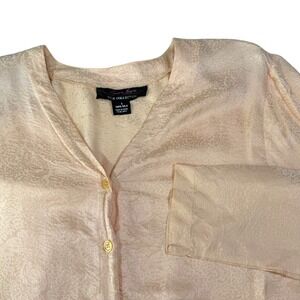 Laura & Jayne L Peach Silk Blouse Floral Jacquard Button Up V-Neck Quiet Luxury